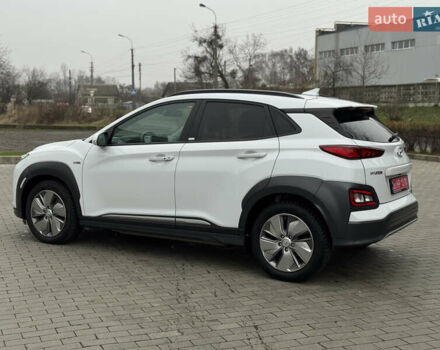 Білий Хендай Kona, об'ємом двигуна 0 л та пробігом 82 тис. км за 18500 $, фото 19 на Automoto.ua