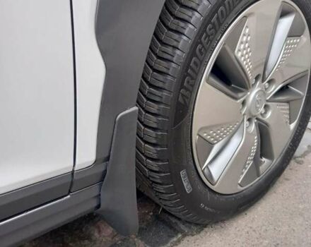 Білий Хендай Kona, об'ємом двигуна 0 л та пробігом 93 тис. км за 18950 $, фото 50 на Automoto.ua