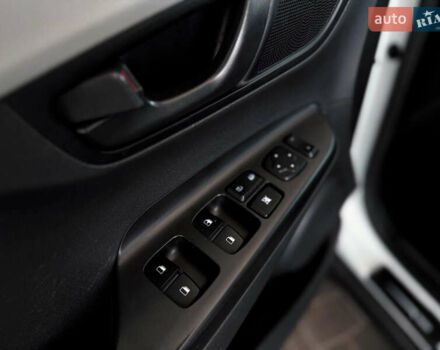 Белый Хендай Kona, объемом двигателя 2 л и пробегом 115 тыс. км за 15700 $, фото 9 на Automoto.ua