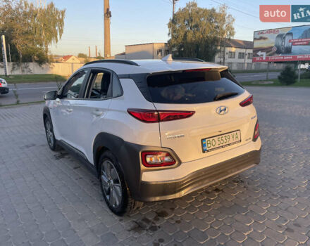Белый Хендай Kona, объемом двигателя 0 л и пробегом 112 тыс. км за 18000 $, фото 4 на Automoto.ua