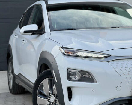 Белый Хендай Kona, объемом двигателя 0 л и пробегом 87 тыс. км за 17200 $, фото 4 на Automoto.ua