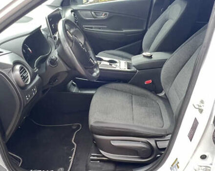 Білий Хендай Kona, об'ємом двигуна 0 л та пробігом 47 тис. км за 17300 $, фото 9 на Automoto.ua
