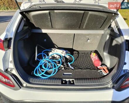 Білий Хендай Kona, об'ємом двигуна 0 л та пробігом 149 тис. км за 17000 $, фото 7 на Automoto.ua