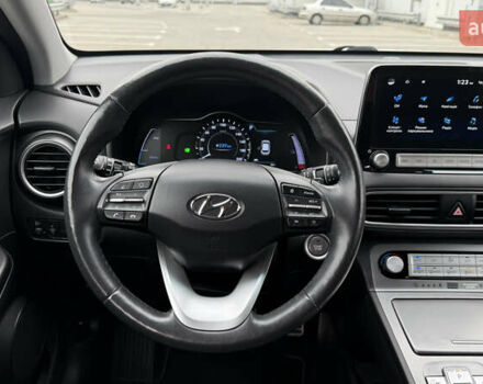 Белый Хендай Kona, объемом двигателя 0 л и пробегом 70 тыс. км за 16950 $, фото 65 на Automoto.ua