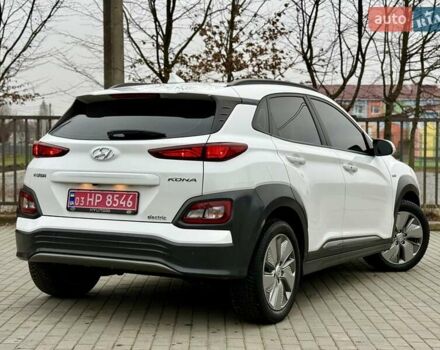 Белый Хендай Kona, объемом двигателя 0 л и пробегом 115 тыс. км за 17250 $, фото 17 на Automoto.ua