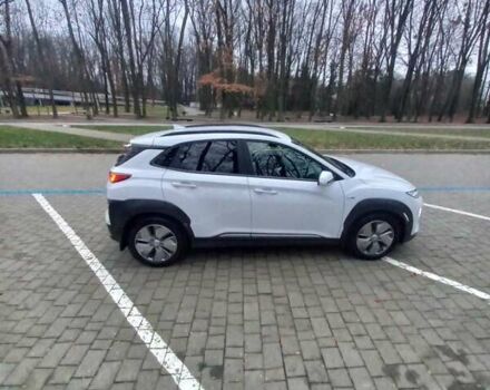 Білий Хендай Kona, об'ємом двигуна 0 л та пробігом 93 тис. км за 18950 $, фото 32 на Automoto.ua