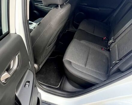 Белый Хендай Kona, объемом двигателя 80 л и пробегом 47 тыс. км за 18000 $, фото 6 на Automoto.ua