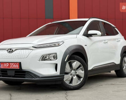 Белый Хендай Kona, объемом двигателя 0 л и пробегом 70 тыс. км за 16950 $, фото 3 на Automoto.ua