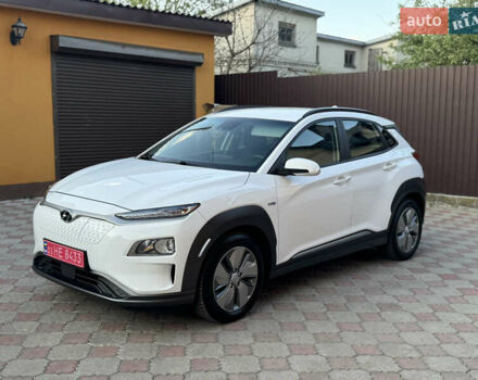 Білий Хендай Kona, об'ємом двигуна 0 л та пробігом 77 тис. км за 15499 $, фото 1 на Automoto.ua