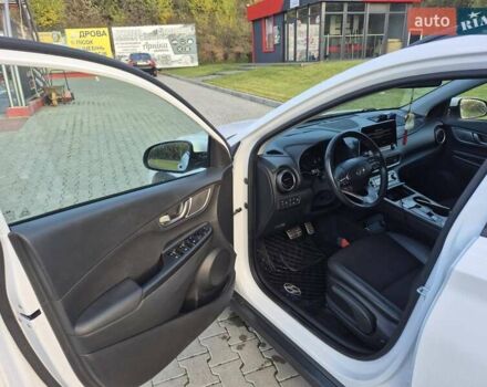 Белый Хендай Kona, объемом двигателя 0 л и пробегом 98 тыс. км за 17200 $, фото 12 на Automoto.ua