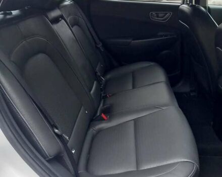 Білий Хендай Kona, об'ємом двигуна 0 л та пробігом 93 тис. км за 18950 $, фото 39 на Automoto.ua