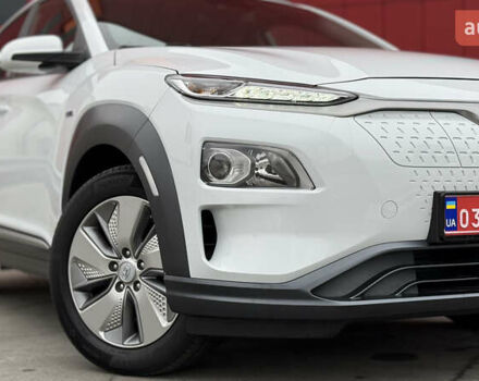 Белый Хендай Kona, объемом двигателя 0 л и пробегом 70 тыс. км за 16950 $, фото 11 на Automoto.ua