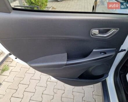 Белый Хендай Kona, объемом двигателя 0 л и пробегом 70 тыс. км за 16500 $, фото 36 на Automoto.ua