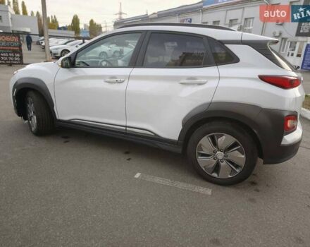 Белый Хендай Kona, объемом двигателя 0 л и пробегом 129 тыс. км за 17777 $, фото 4 на Automoto.ua