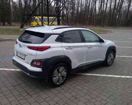 Білий Хендай Kona, об'ємом двигуна 0 л та пробігом 93 тис. км за 18950 $, фото 63 на Automoto.ua