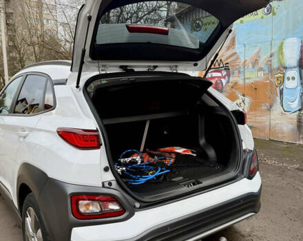 Білий Хендай Kona, об'ємом двигуна 0 л та пробігом 125 тис. км за 16999 $, фото 13 на Automoto.ua