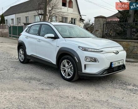 Белый Хендай Kona, объемом двигателя 0 л и пробегом 70 тыс. км за 17100 $, фото 7 на Automoto.ua