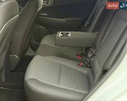 Белый Хендай Kona, объемом двигателя 0 л и пробегом 70 тыс. км за 17700 $, фото 22 на Automoto.ua