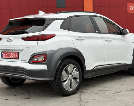 Белый Хендай Kona, объемом двигателя 0 л и пробегом 70 тыс. км за 16950 $, фото 13 на Automoto.ua