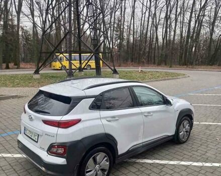 Білий Хендай Kona, об'ємом двигуна 0 л та пробігом 93 тис. км за 18950 $, фото 59 на Automoto.ua