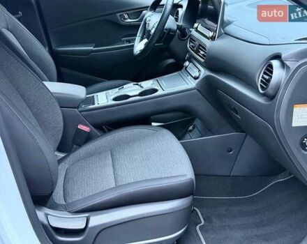 Белый Хендай Kona, объемом двигателя 0 л и пробегом 15 тыс. км за 16700 $, фото 27 на Automoto.ua