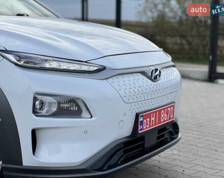 Белый Хендай Kona, объемом двигателя 0 л и пробегом 87 тыс. км за 17200 $, фото 8 на Automoto.ua