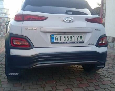 Белый Хендай Kona, объемом двигателя 0 л и пробегом 98 тыс. км за 17900 $, фото 6 на Automoto.ua