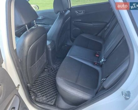 Белый Хендай Kona, объемом двигателя 0 л и пробегом 98 тыс. км за 17200 $, фото 15 на Automoto.ua