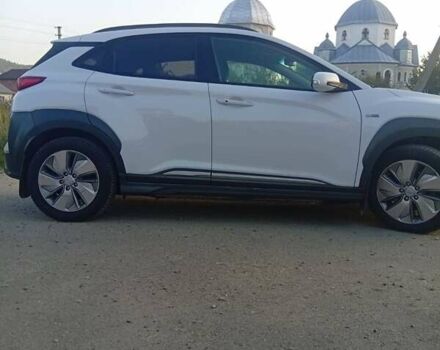 Белый Хендай Kona, объемом двигателя 0 л и пробегом 98 тыс. км за 17900 $, фото 7 на Automoto.ua