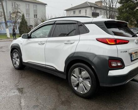 Білий Хендай Kona, об'ємом двигуна 0 л та пробігом 121 тис. км за 17500 $, фото 2 на Automoto.ua
