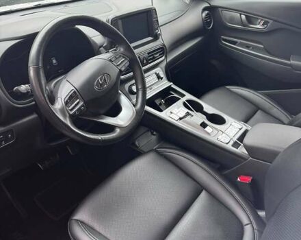 Белый Хендай Kona, объемом двигателя 0 л и пробегом 39 тыс. км за 17800 $, фото 5 на Automoto.ua