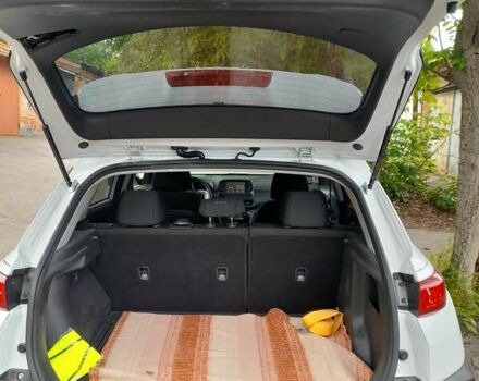 Белый Хендай Kona, объемом двигателя 2 л и пробегом 18 тыс. км за 18000 $, фото 1 на Automoto.ua