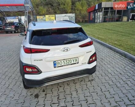 Белый Хендай Kona, объемом двигателя 0 л и пробегом 98 тыс. км за 17200 $, фото 9 на Automoto.ua