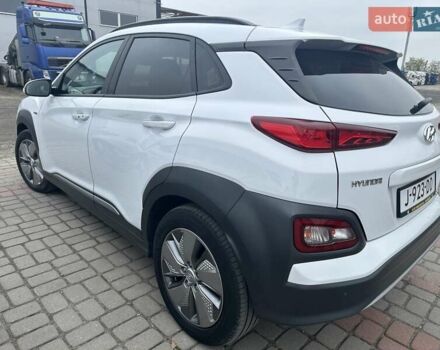 Белый Хендай Kona, объемом двигателя 0 л и пробегом 74 тыс. км за 19500 $, фото 10 на Automoto.ua