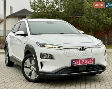 Белый Хендай Kona, объемом двигателя 0 л и пробегом 115 тыс. км за 17250 $, фото 3 на Automoto.ua