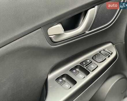 Белый Хендай Kona, объемом двигателя 1.59 л и пробегом 43 тыс. км за 20490 $, фото 23 на Automoto.ua