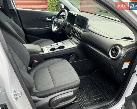 Белый Хендай Kona, объемом двигателя 0 л и пробегом 46 тыс. км за 17500 $, фото 15 на Automoto.ua