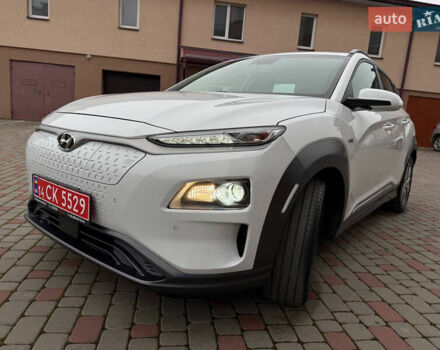 Білий Хендай Kona, об'ємом двигуна 0 л та пробігом 174 тис. км за 17800 $, фото 7 на Automoto.ua