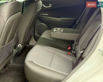 Белый Хендай Kona, объемом двигателя 0 л и пробегом 33 тыс. км за 17700 $, фото 22 на Automoto.ua