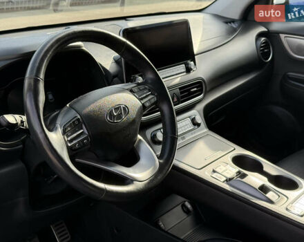 Білий Хендай Kona, об'ємом двигуна 0 л та пробігом 55 тис. км за 19950 $, фото 35 на Automoto.ua