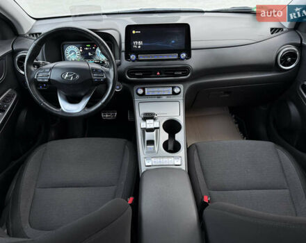 Білий Хендай Kona, об'ємом двигуна 0 л та пробігом 63 тис. км за 16499 $, фото 27 на Automoto.ua