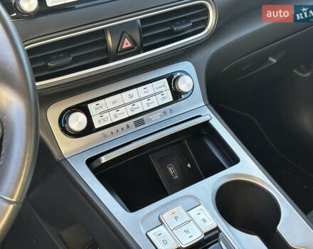 Білий Хендай Kona, об'ємом двигуна 0 л та пробігом 53 тис. км за 15900 $, фото 35 на Automoto.ua