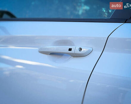 Белый Хендай Kona, объемом двигателя 0 л и пробегом 148 тыс. км за 18500 $, фото 19 на Automoto.ua