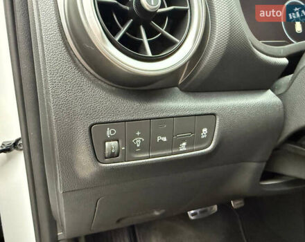 Белый Хендай Kona, объемом двигателя 0 л и пробегом 65 тыс. км за 17400 $, фото 48 на Automoto.ua