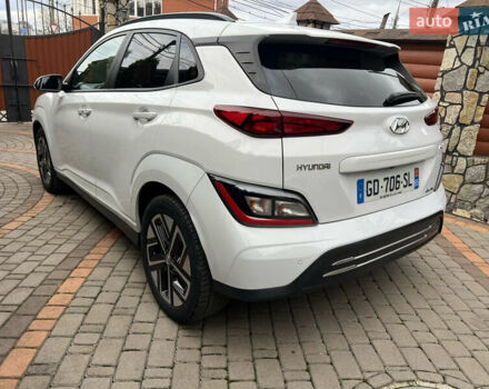 Белый Хендай Kona, объемом двигателя 0 л и пробегом 46 тыс. км за 17500 $, фото 2 на Automoto.ua