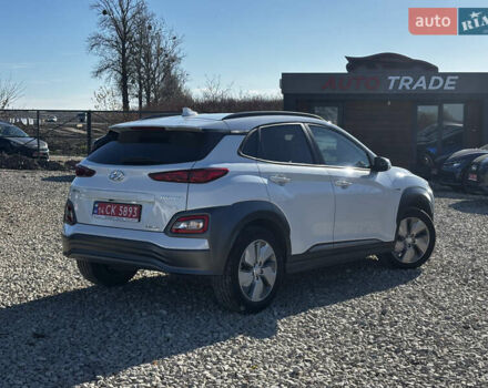 Білий Хендай Kona, об'ємом двигуна 0 л та пробігом 53 тис. км за 15900 $, фото 11 на Automoto.ua