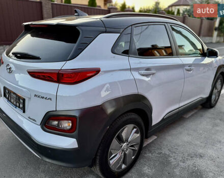 Белый Хендай Kona, объемом двигателя 0 л и пробегом 100 тыс. км за 16300 $, фото 6 на Automoto.ua