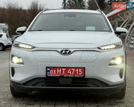 Белый Хендай Kona, объемом двигателя 0 л и пробегом 86 тыс. км за 18600 $, фото 6 на Automoto.ua