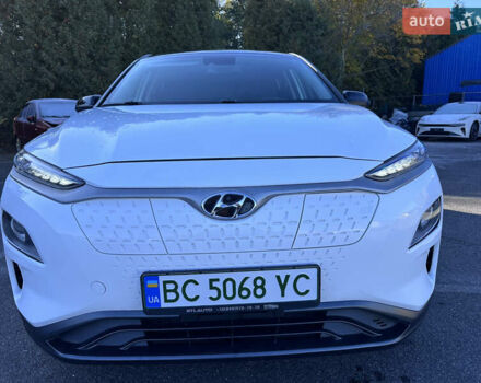 Білий Хендай Kona, об'ємом двигуна 0 л та пробігом 115 тис. км за 16800 $, фото 10 на Automoto.ua