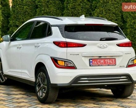 Белый Хендай Kona, объемом двигателя 0 л и пробегом 39 тыс. км за 17400 $, фото 9 на Automoto.ua